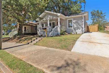 Main picture of 931 Desoto St NW