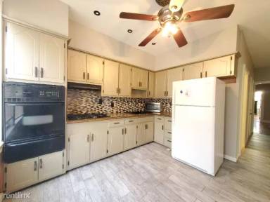 Main picture of 222 Dwight St