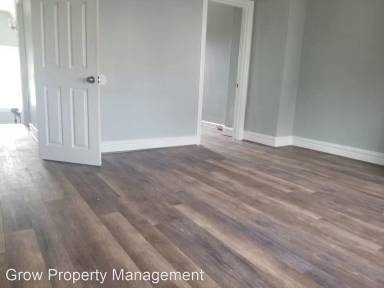 Main picture of 2516 Cecil B Moore Ave