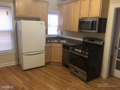 Main picture of 628-34 W Roscoe St