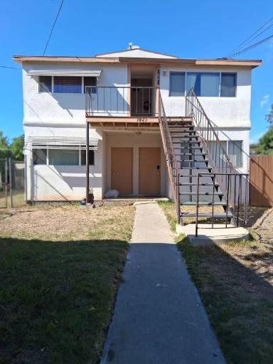 Main picture of 1063 E Ventura St