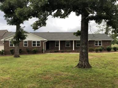 Main picture of 2200 Launcelot Rd