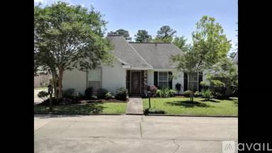 Main picture of 36 Hollycrest Blvd