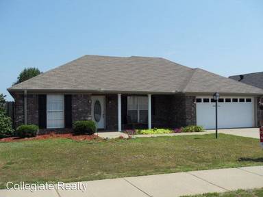 Main picture of 205 Eagles Nest Ln