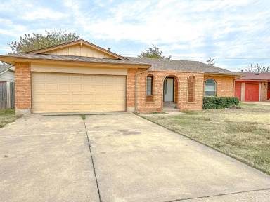 Main picture of 5821 NW 62nd Ter