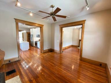 Main picture of 170 W 5th Ave