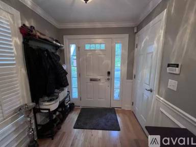 Main picture of 1092 Farmington Ave