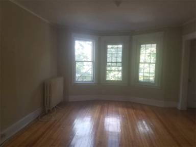 Main picture of 300 Morton Ave