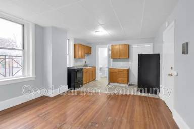 Main picture of 131 Allen St