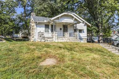 Main picture of 1860 N 30th St