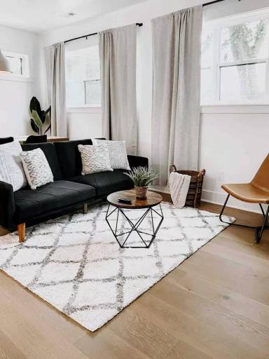 Main picture of 306 SE G St