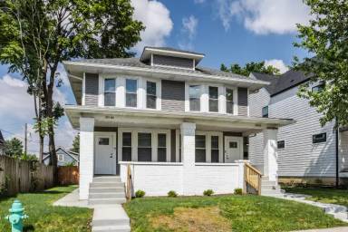 Main picture of 3844 Broadway St