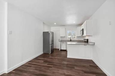 Main picture of 2021 N Dick Rd