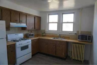 Main picture of 132 Cresskill Ave