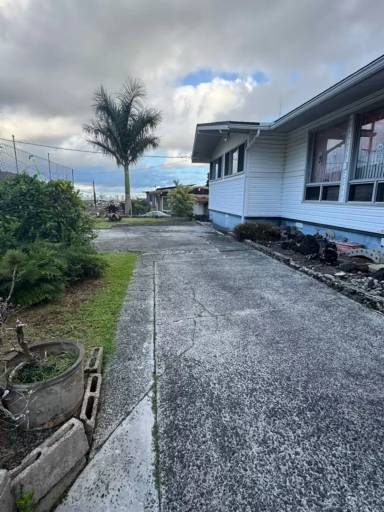 Main picture of 3564 Loulu St