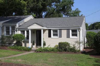 Main picture of 2227 Bernard St