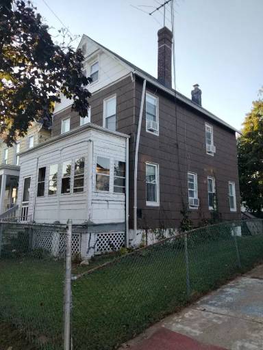 Main picture of 43 Senior St
