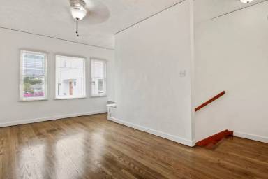 Main picture of 1737 1/4 S Barrington Ave
