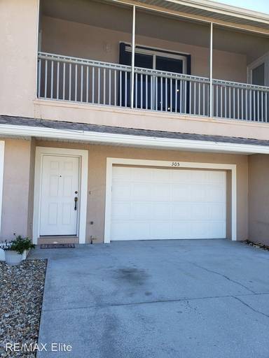 Main picture of 305 Provincial Dr