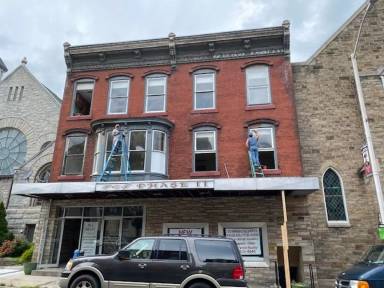 Main picture of 318-320 W Market St
