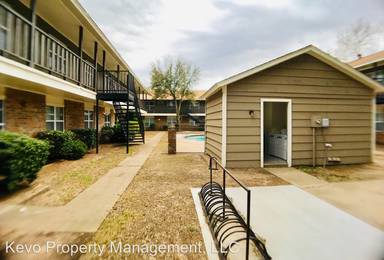 Main picture of Squire Village Apartments