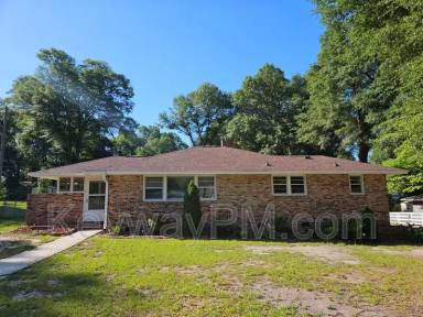 Main picture of 13 Erskine Ln
