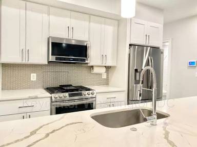 Main picture of 3463 14th St NW
