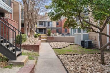 Main picture of 502 North Apartments