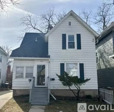 Main picture of 1205 Vilas Ave