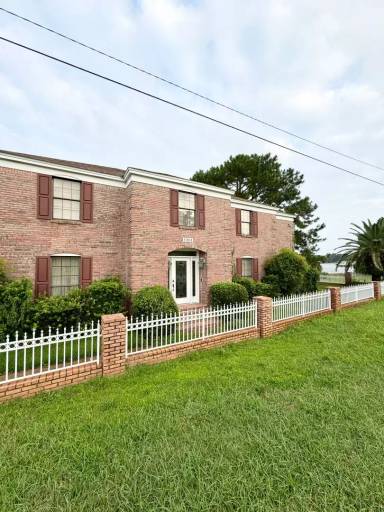 Main picture of 1201 Bayou Blvd