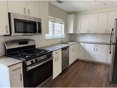 Main picture of 10 Myrtle St