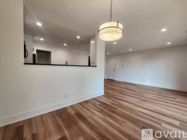 Main picture of 915 S Court of Shorewood