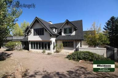 Main picture of 17 Penrose Blvd