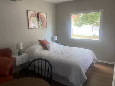 Main picture of 305 E Main St