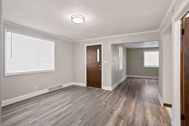 Main picture of 212 Chute St