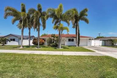 Main picture of 600 NW 12th Ave