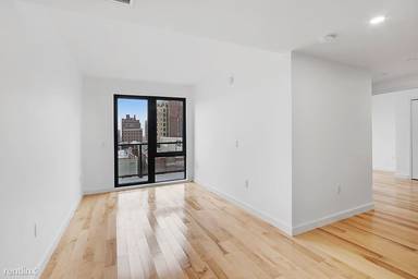 Main picture of 61 W 104th St