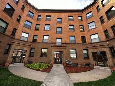 Main picture of 905 W Franklin Ave