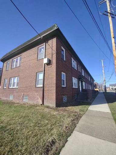 Main picture of 9705 Loretta Ave