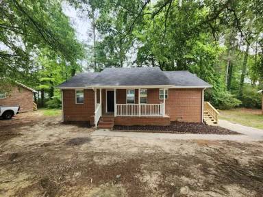 Main picture of 709 W Creek Cir
