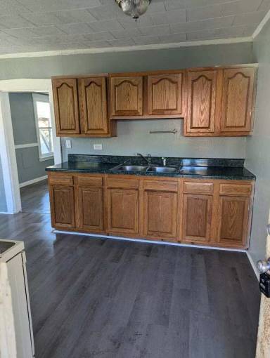 Main picture of 310 Main St