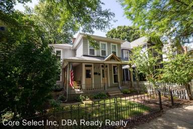 Main picture of 1225 1/2 Harrison Ave