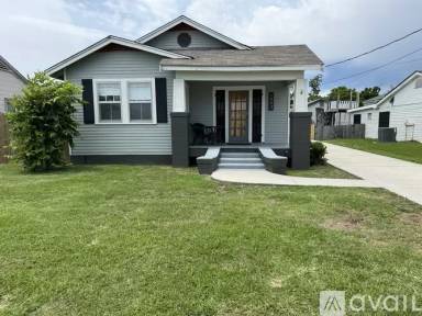 Main picture of 1003 Suthon Ave