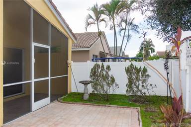 Main picture of 16373 NW 23rd St