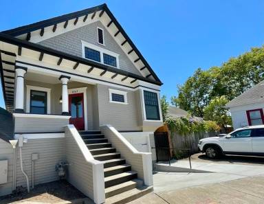 Main picture of 1027 Lincoln Ave