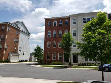 Main picture of 5915 Logans Way