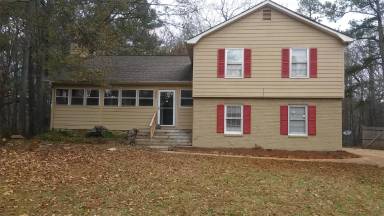 Main picture of 2651 Laurel Woods Ln SE