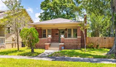 Main picture of 2047 N Market St