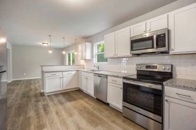 Main picture of 613 Courtyard Pl