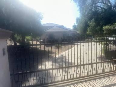 Main picture of 19935 Lakeridge Dr